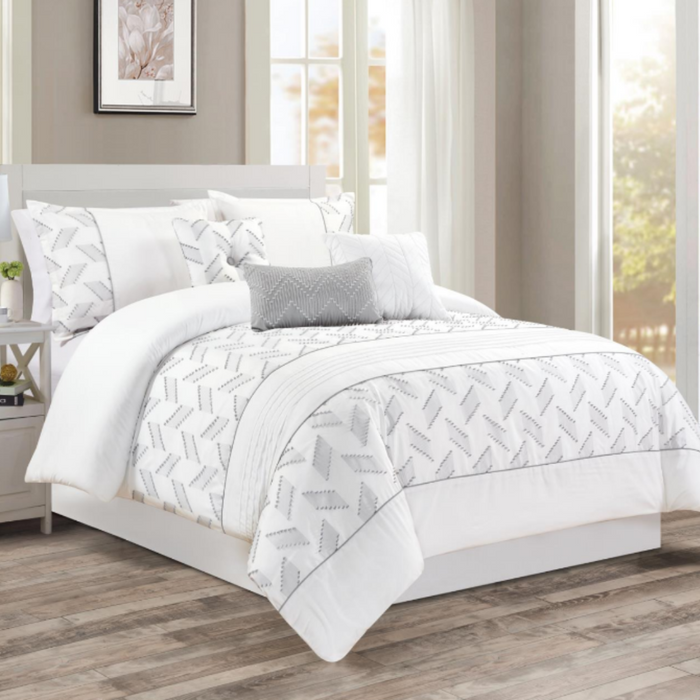 Davina Comforter Set